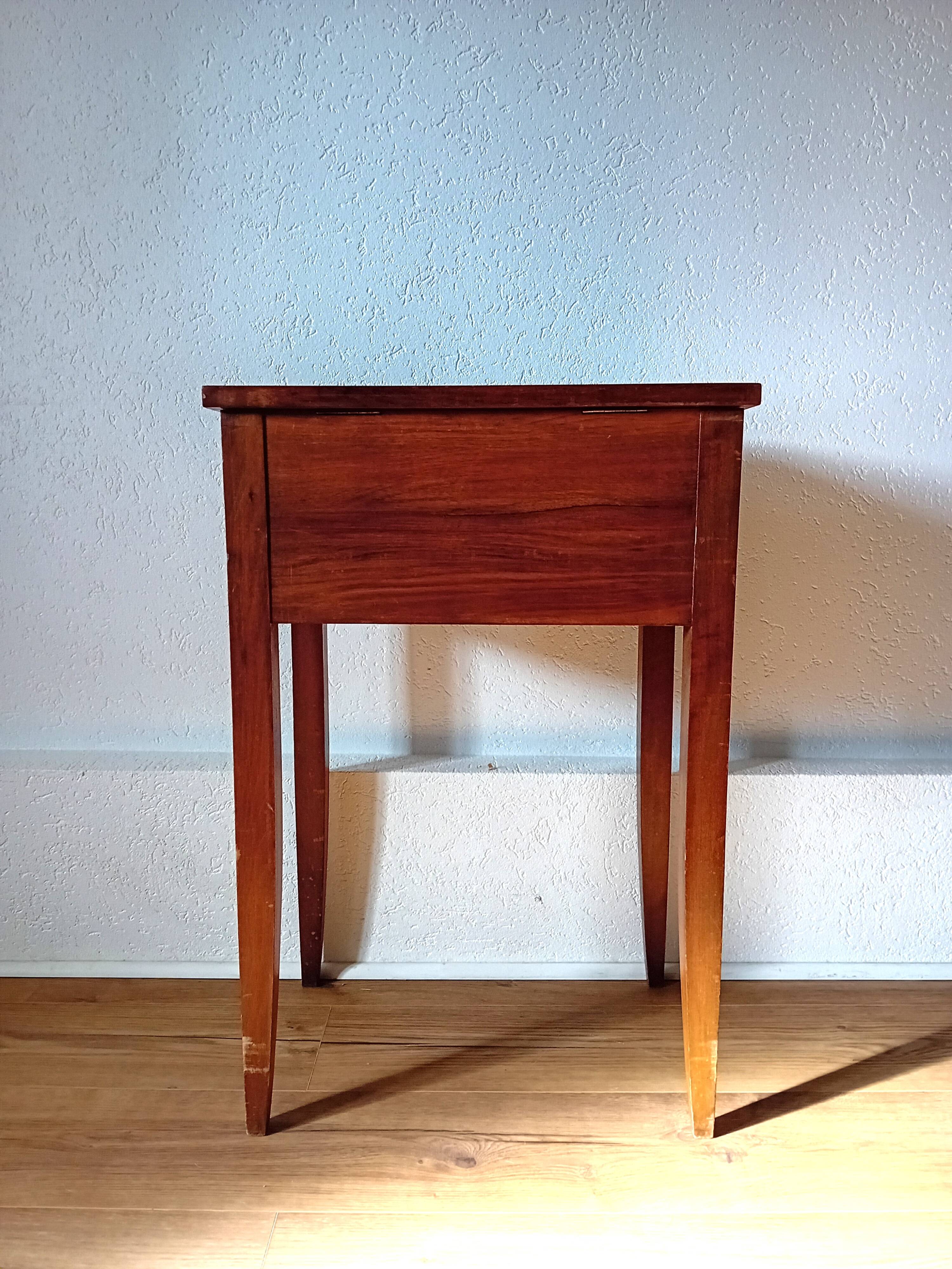 Dressing table