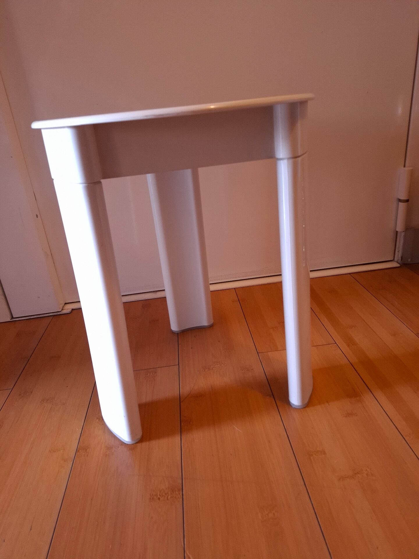Table d'appoint design Olaf von Bohr, années 1970