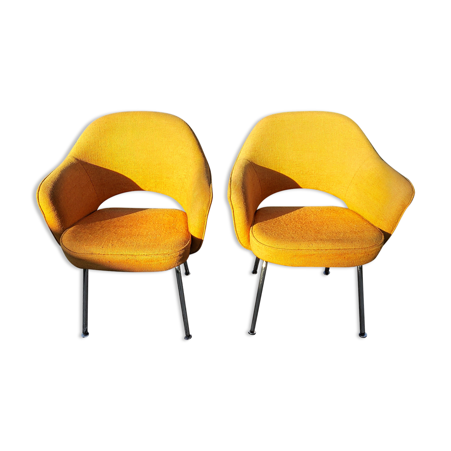 Conference chairs by Eero Saarinen from the 70s