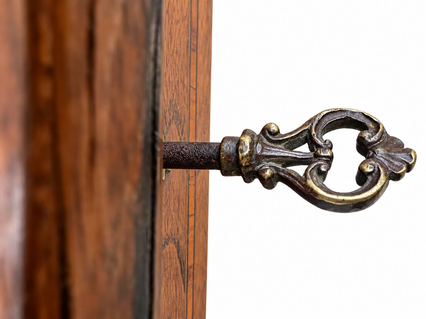 Table d’appoint marquetée avec miroir escamotable – XIXe siècle