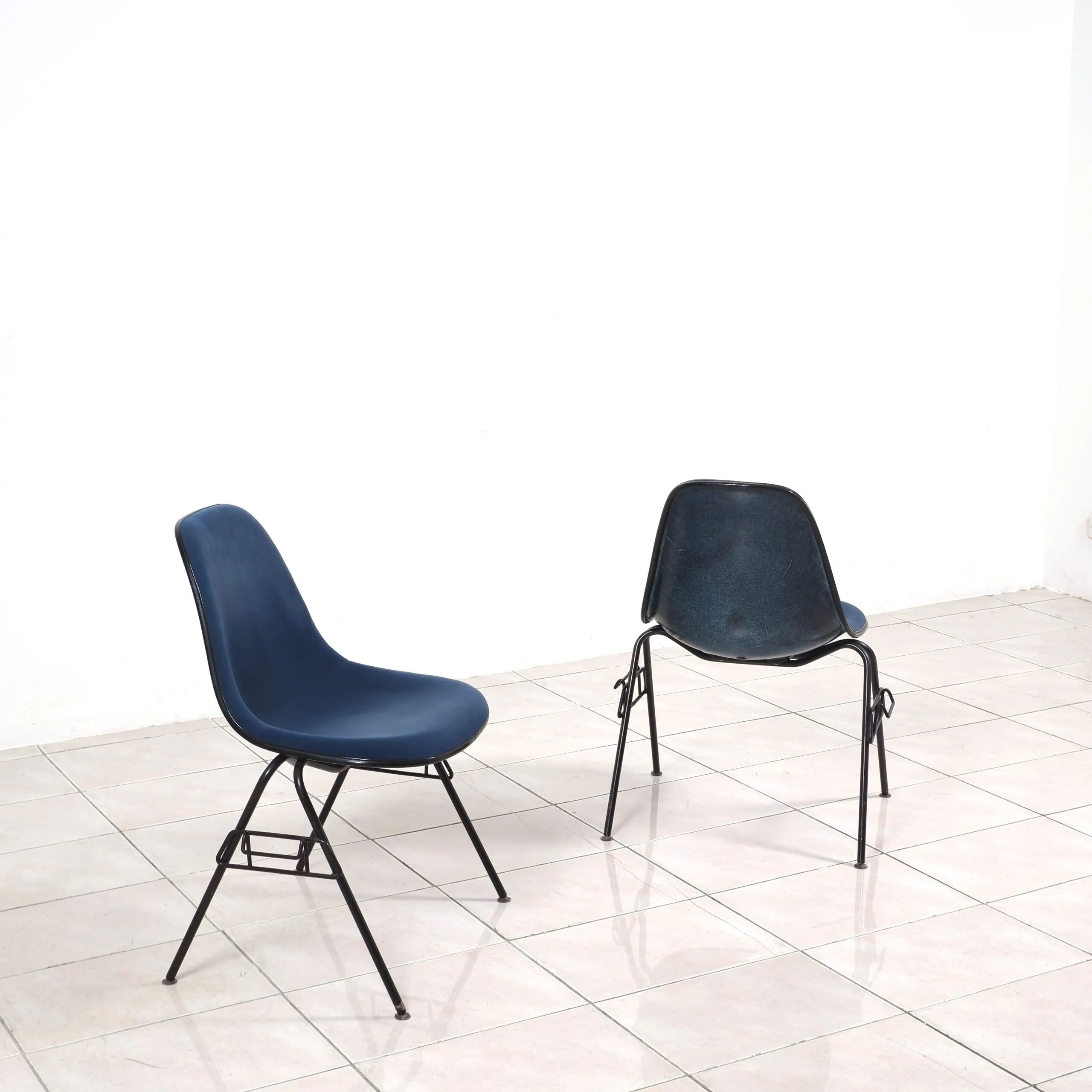 Set of 6 Eames Fiberglass DSX side chairs blue with velvet upholstery