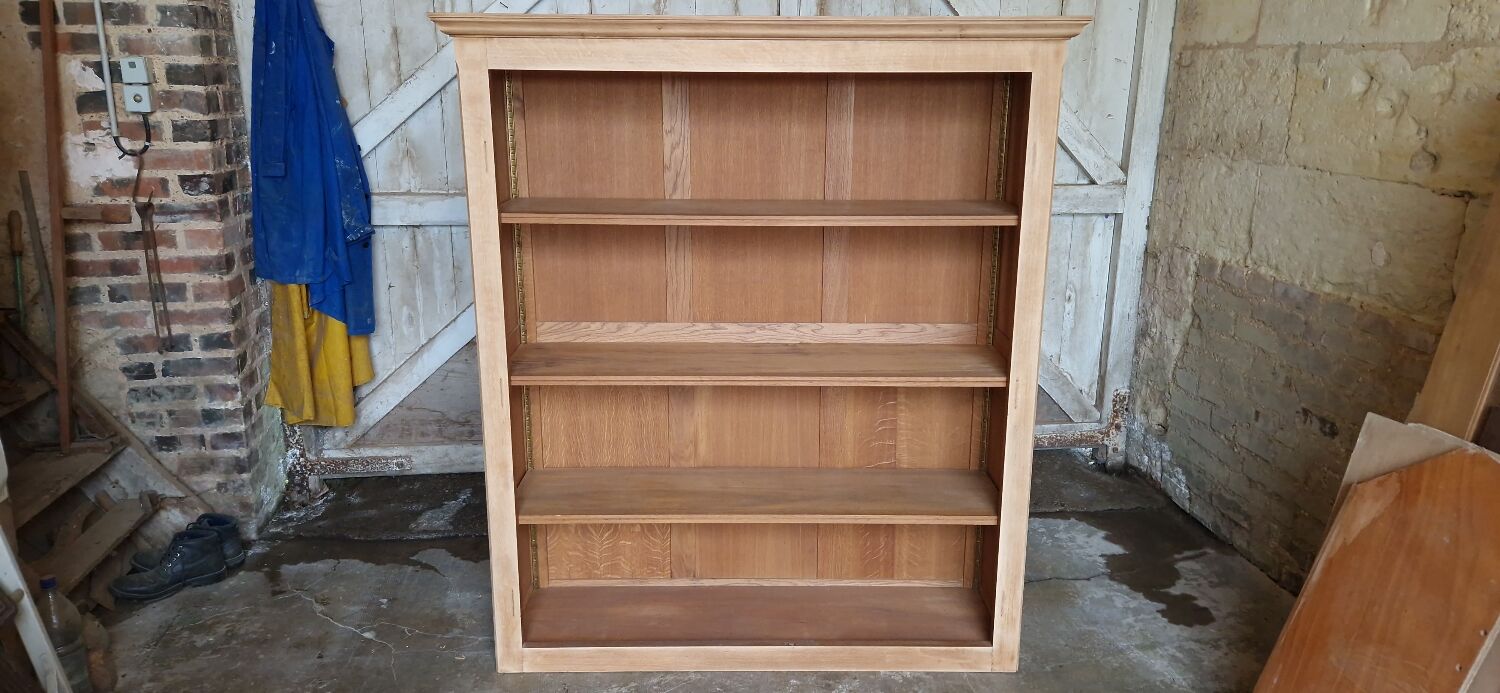 Open bookcase in chene