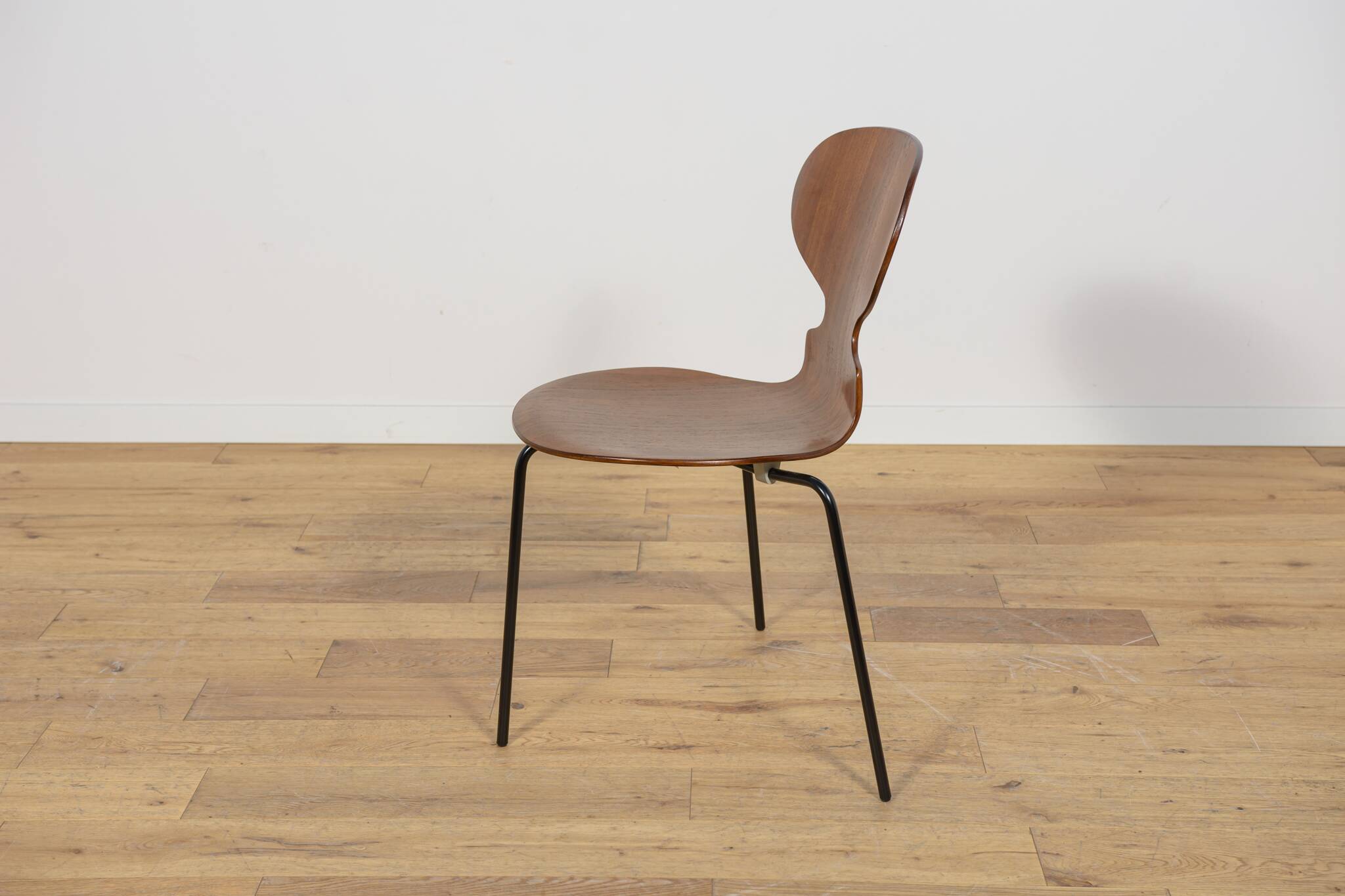 Ant Chair Model 3101 in Teak by Arne Jacobsen for Fritz Hansen, Denmark.