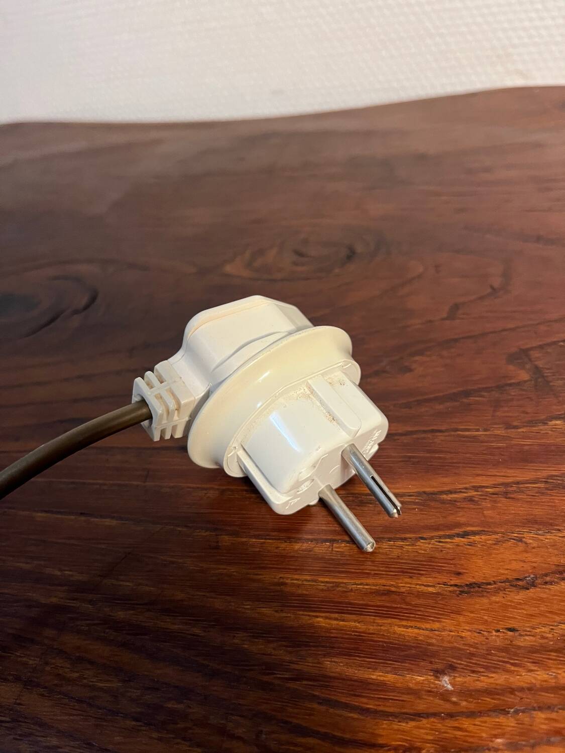 English turned wood twist lamp base from the 60s