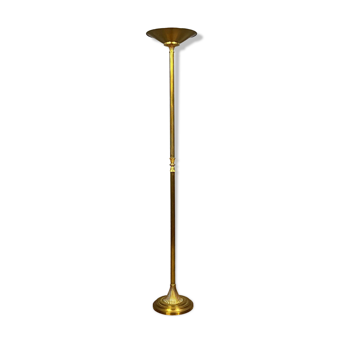 Very beautiful Louis XVI style foot lamp in bronze and gilded brass
