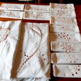 Nappe toile de coton brodée et 12 serviettes brodées