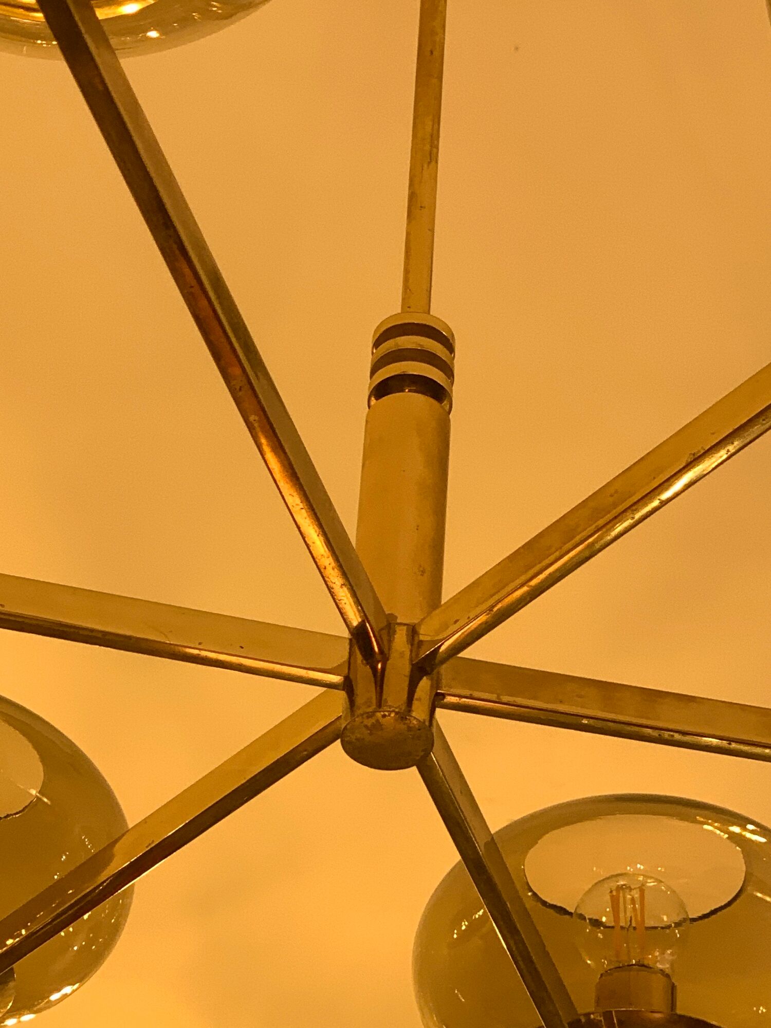 Italian Sciolari chandelier in brass, 6 burners with smoked glass, 1970