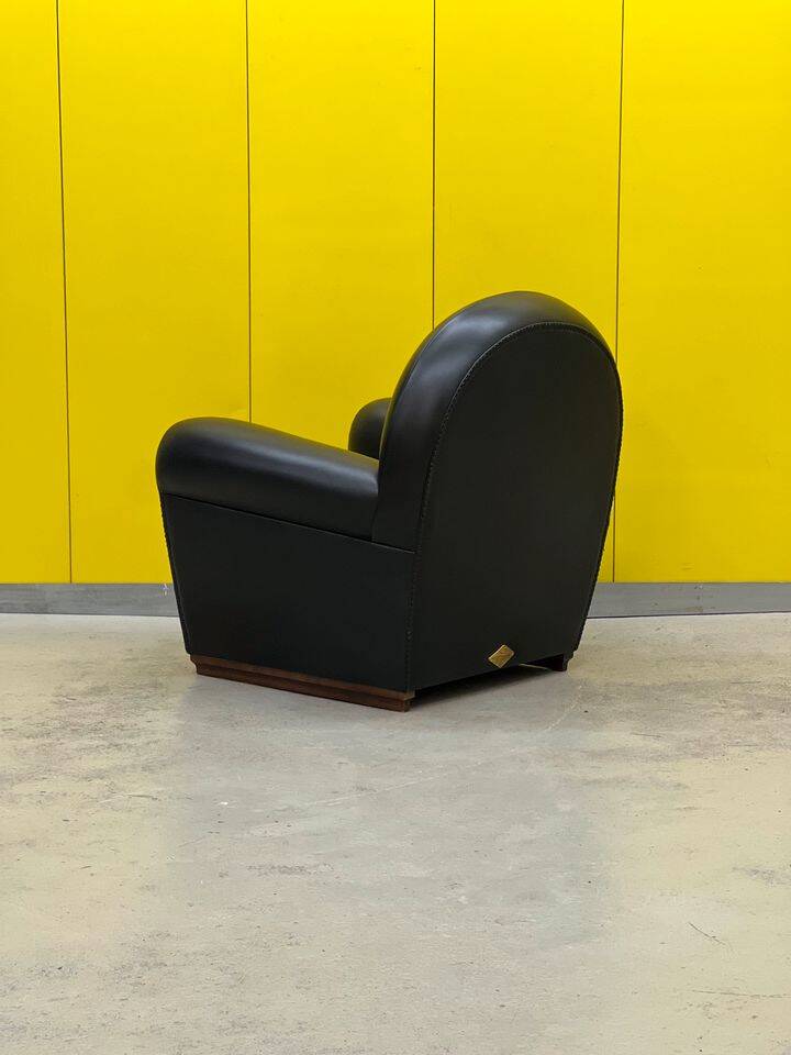 Poltrona Frau “Vanity Fair” XC Armchair in Genuine Black Leather.