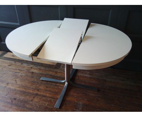 Vintage round table with extensions 1970