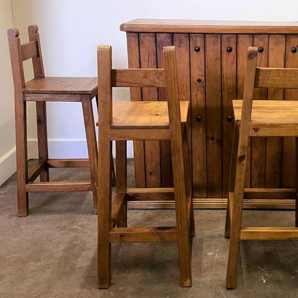 Comptoir de bar en bois massif rustique avec 4 tabourets assortis – porte-bouteilles et rangement