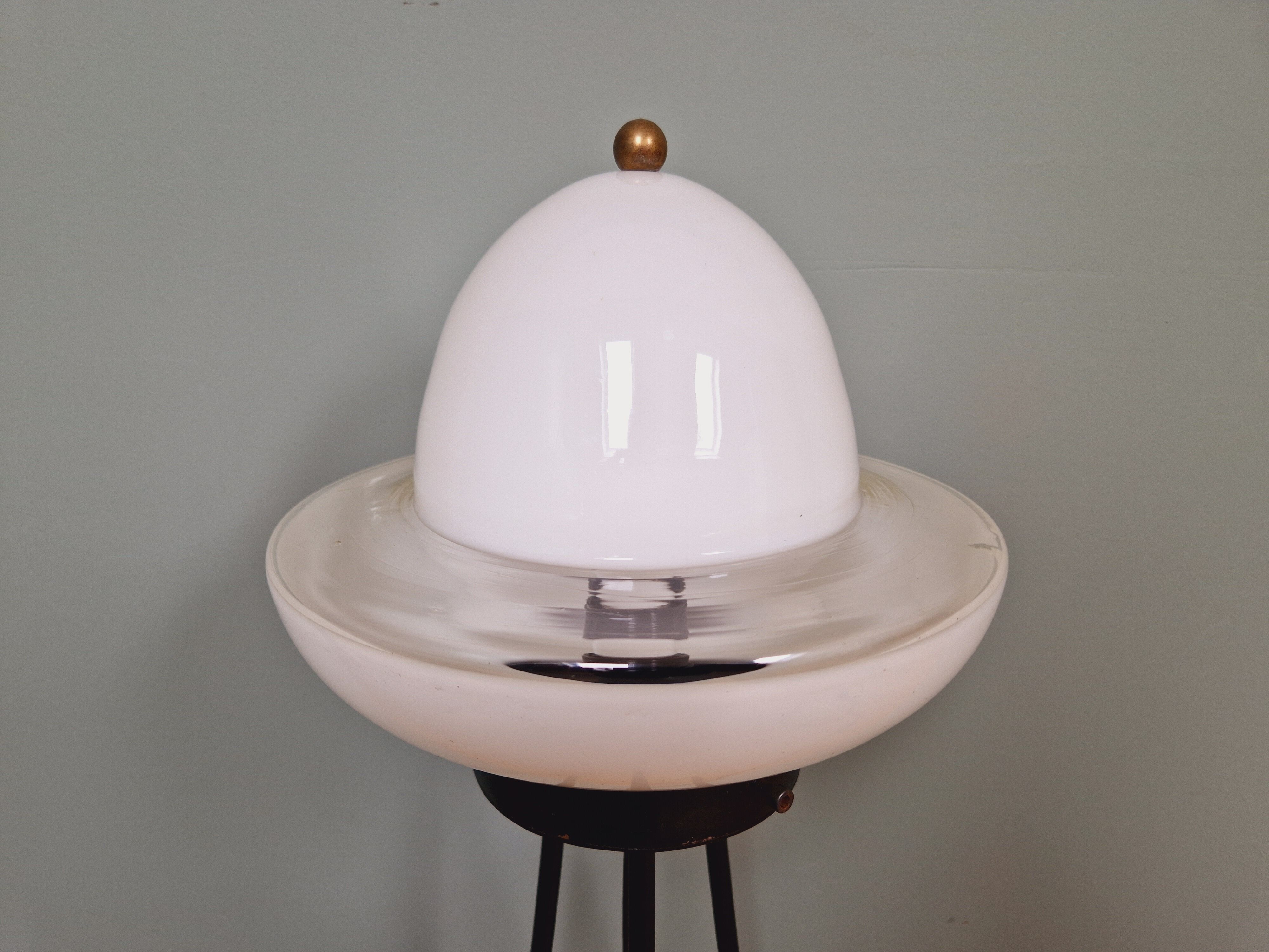 Tripod lamp in opaline glass and black lacquered metal