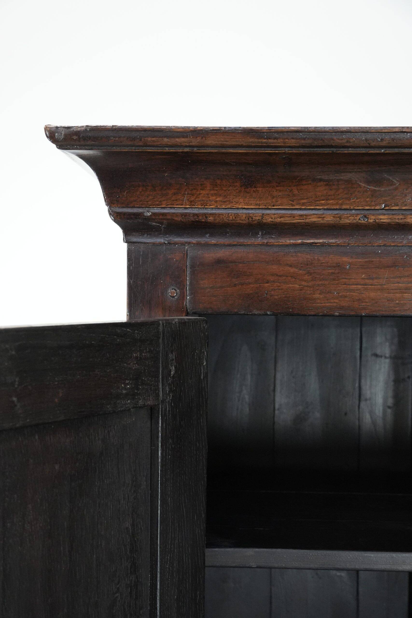 Armoire/ buffet anglais du XVIIIe siècle en chêne.