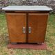 Buffet Mado vintage à 2 portes et 1 tirette en cp chêne.