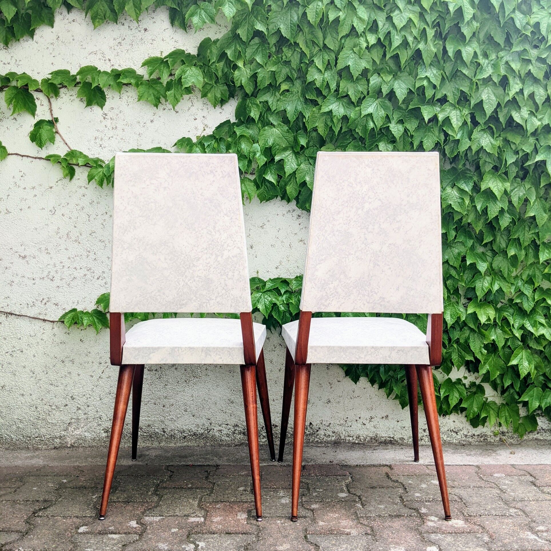 Chaises de salon pieds compas années 60