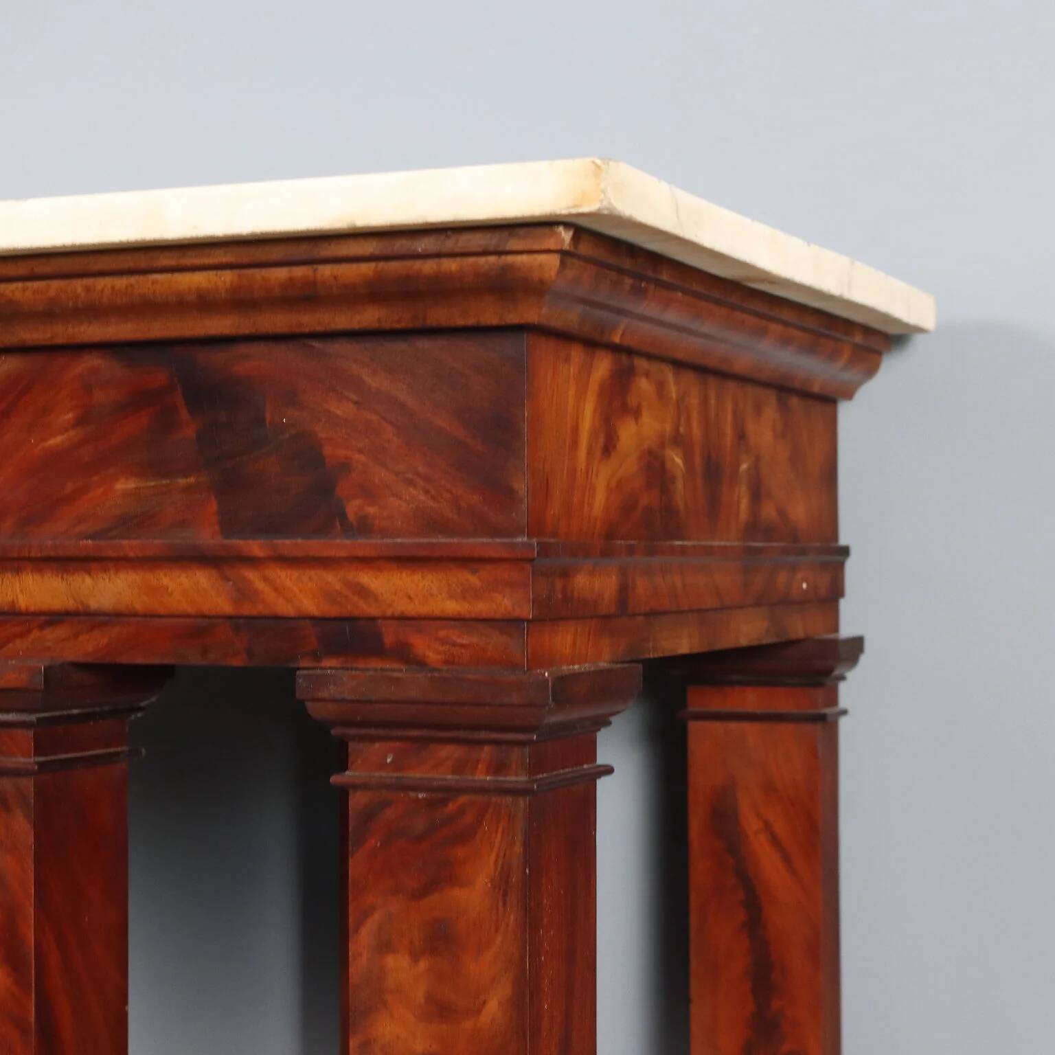 Empire console in mahogany and white marble, 19th century.
