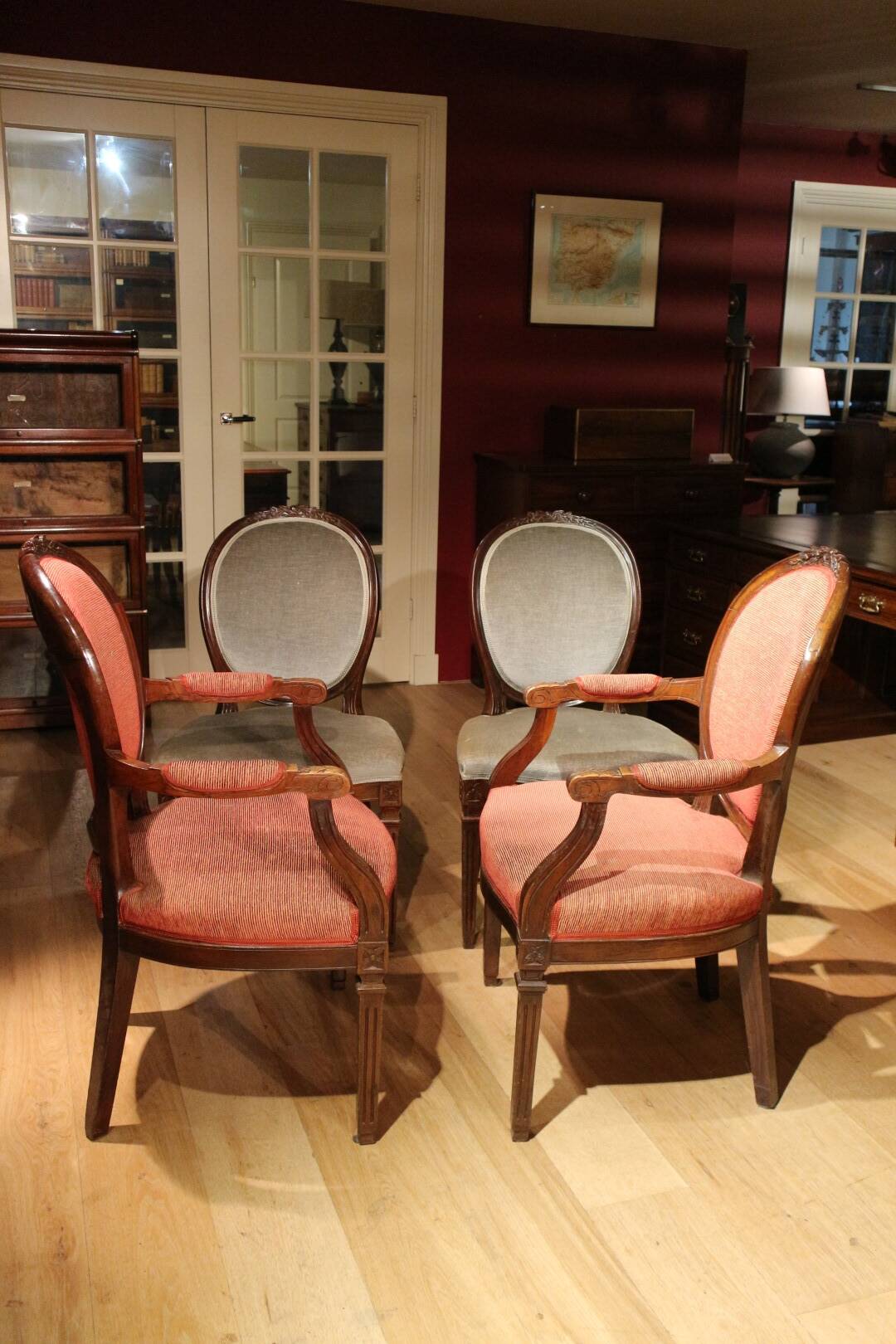Set of 4 antique mahogany dining room chairs Louis Seize 1780-1810