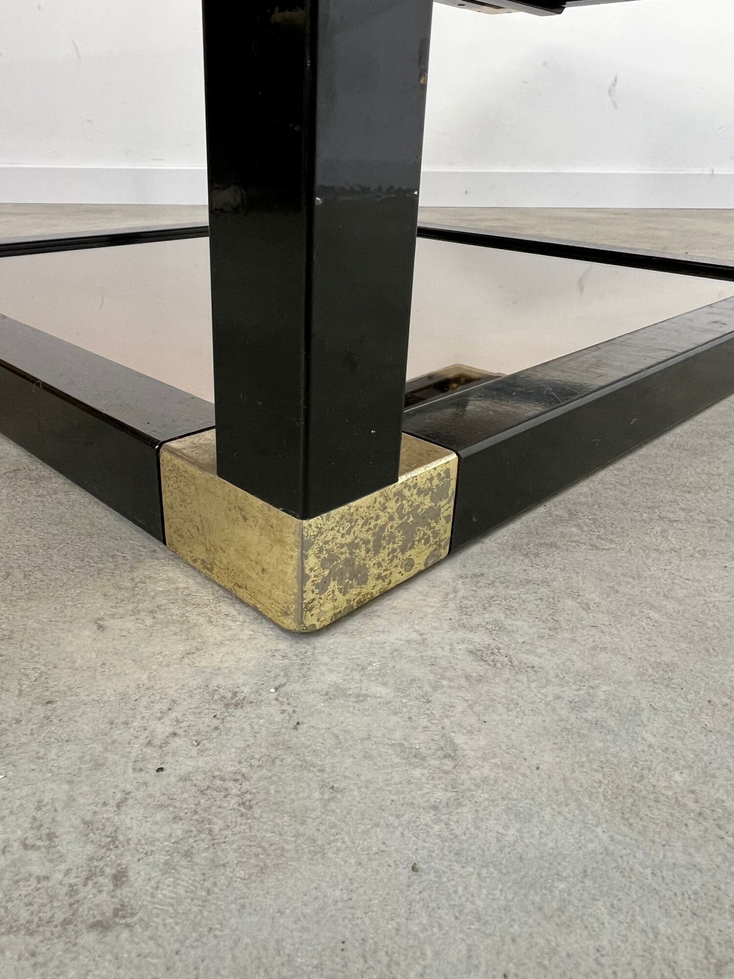 Coffee table in black and gold metal, smoked glass 70 years Romeo Rega vintage