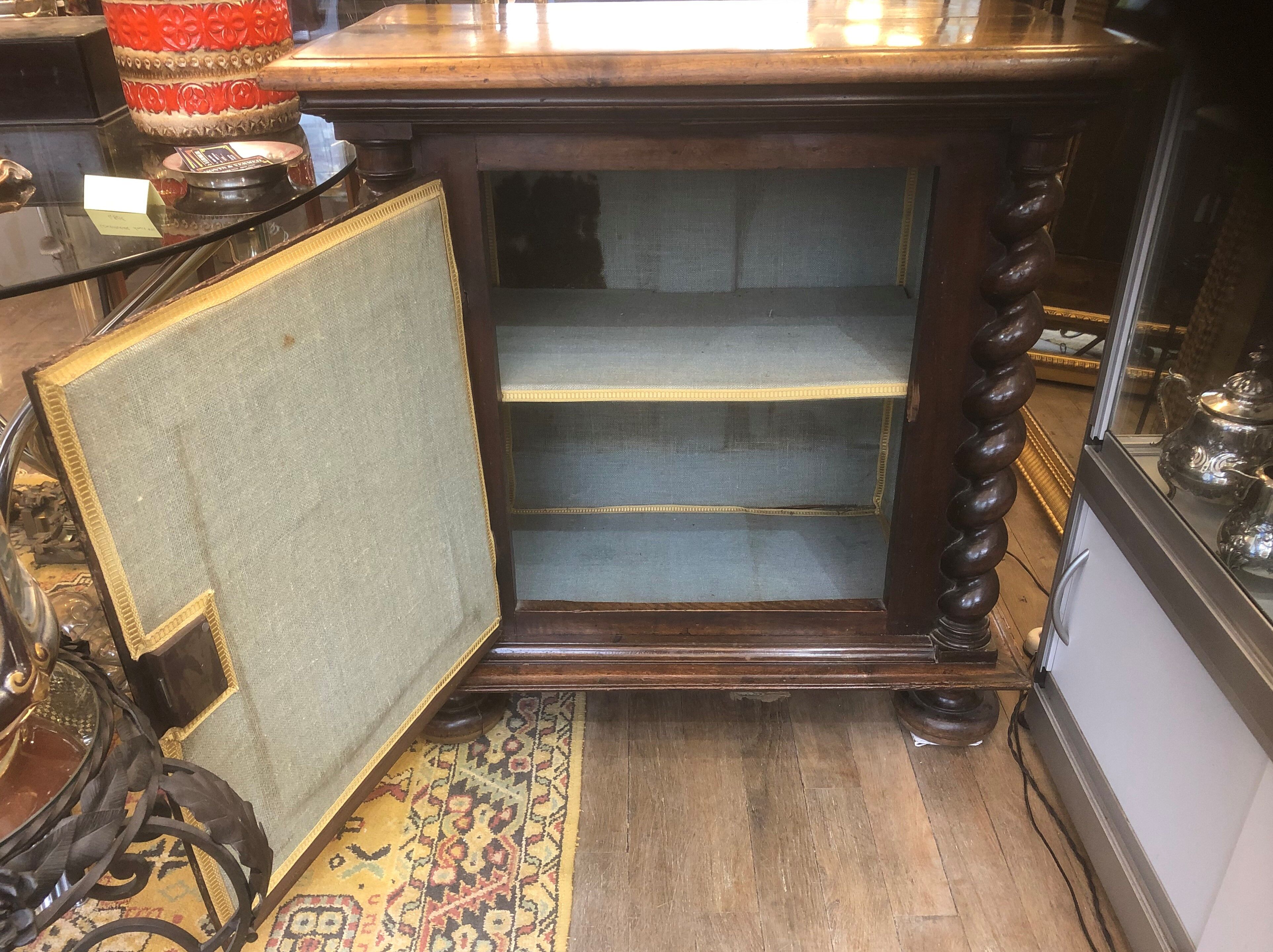 Superb walnut confectioner of the Louis XIII period Mid-XVII