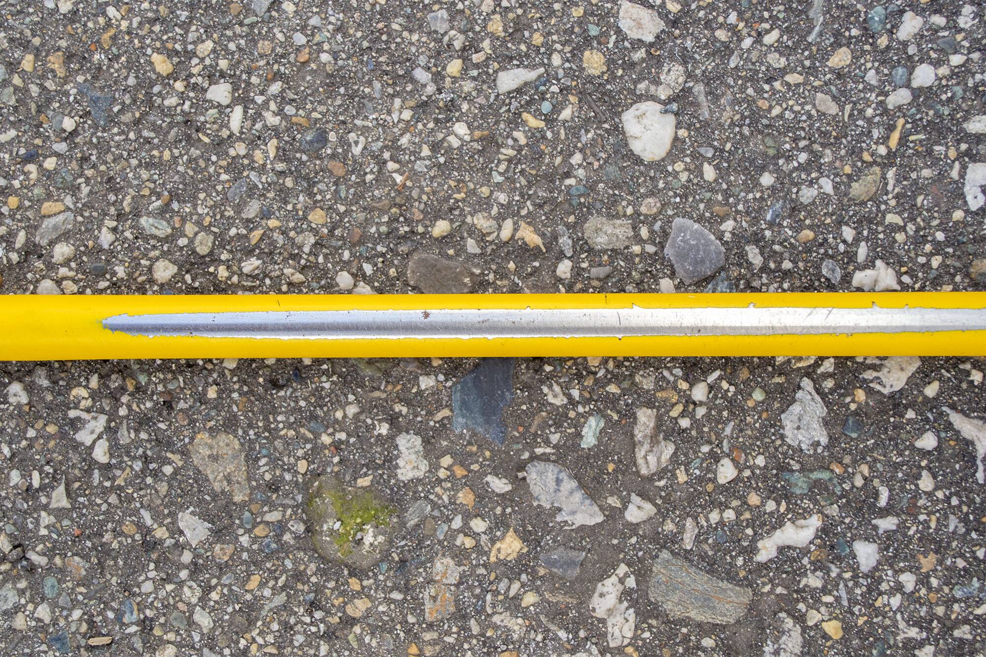 Chaises italiennes jaunes en métal perforé par Flyline, années 1970, lot de 4