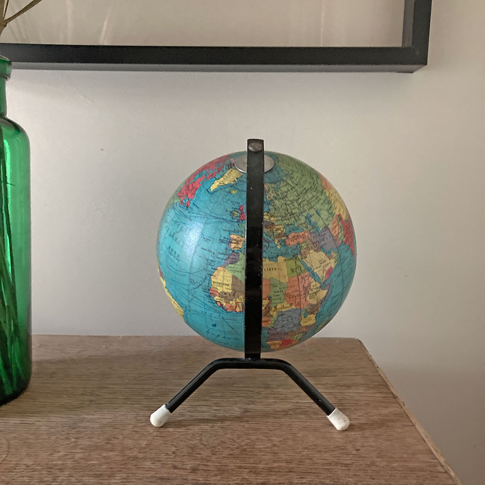 Globe Taride