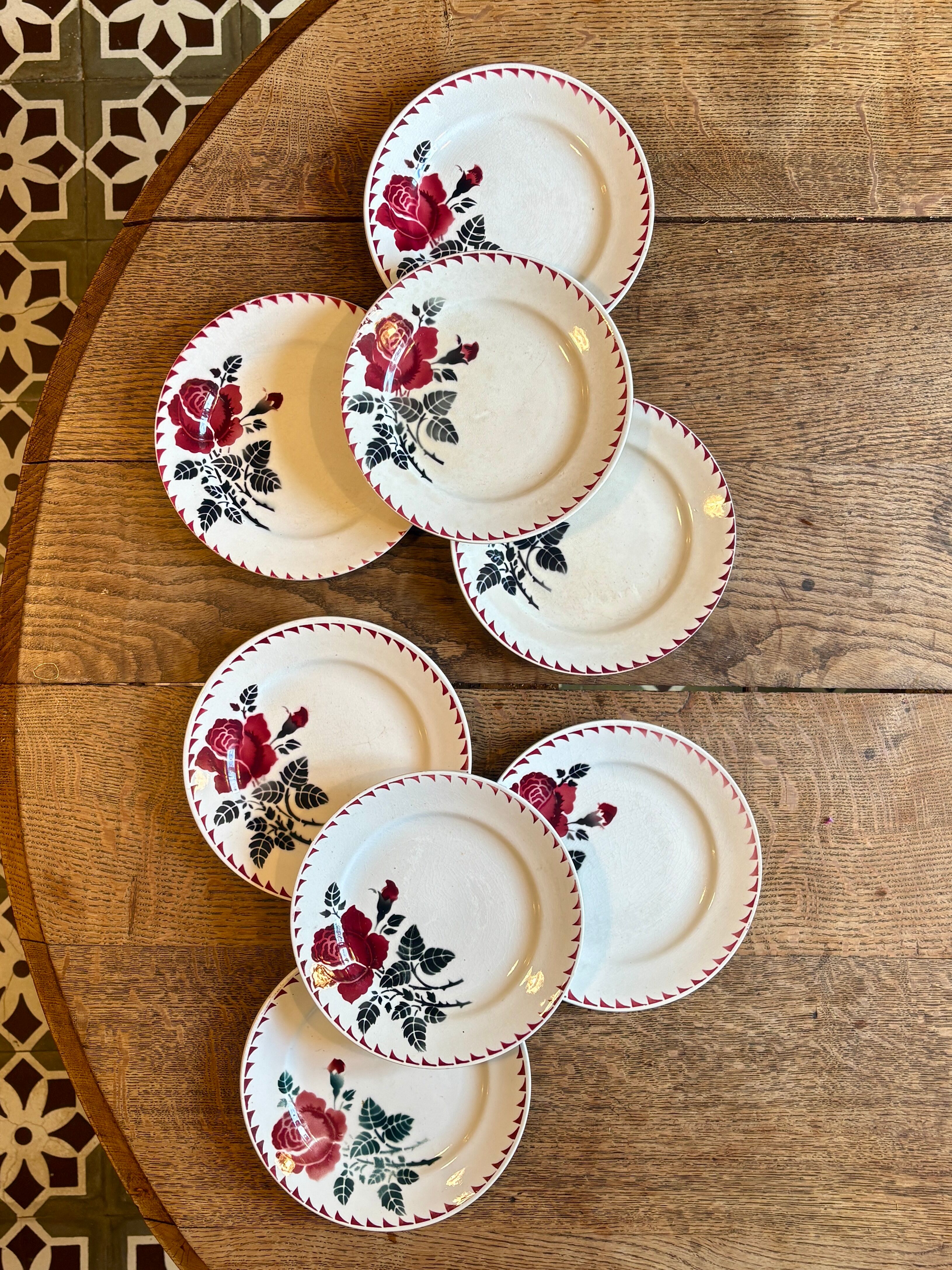 set of 8 vintage dessert plates L'amandinoise