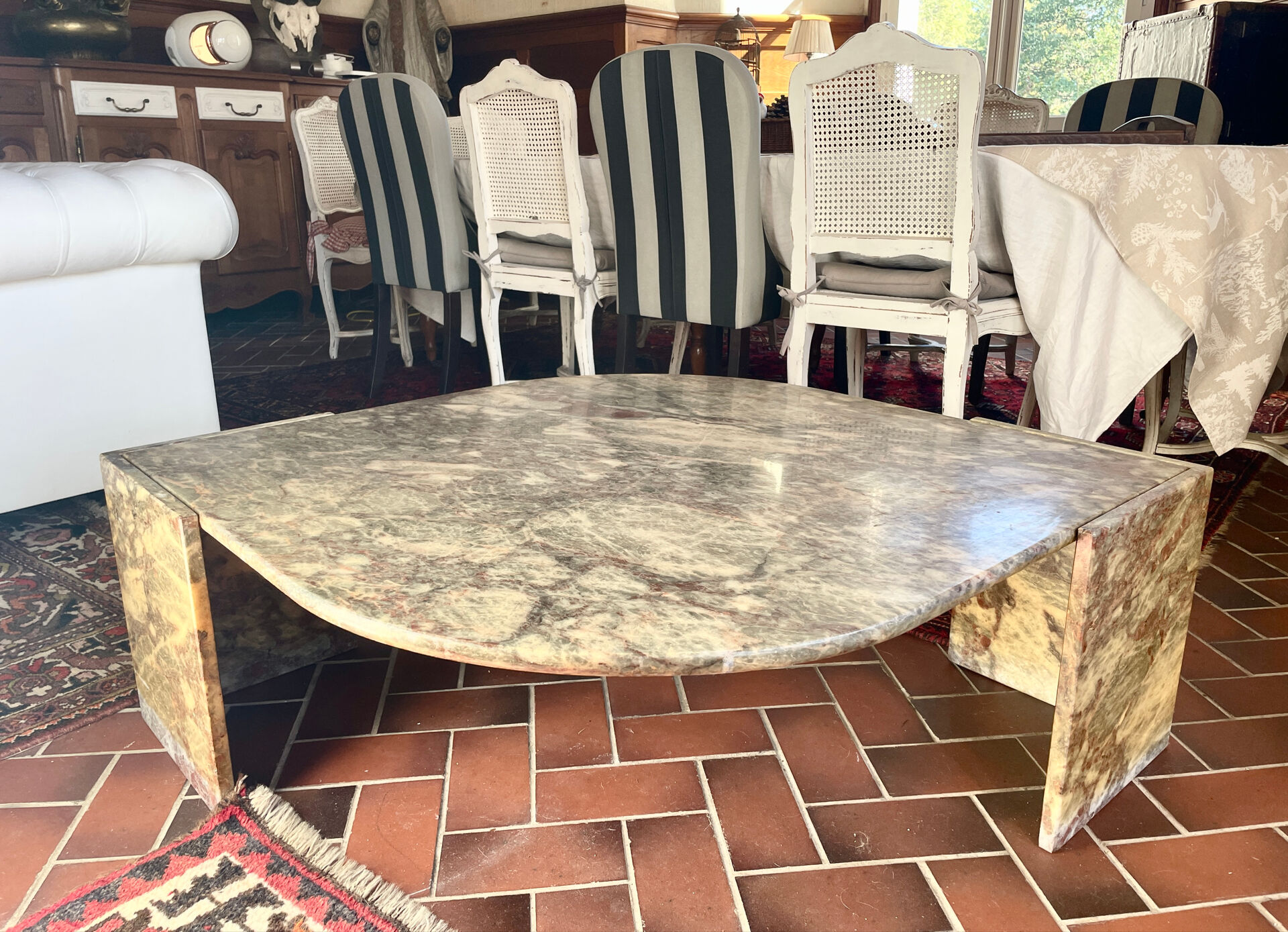 Large Italian marble coffee table from the 1980s.