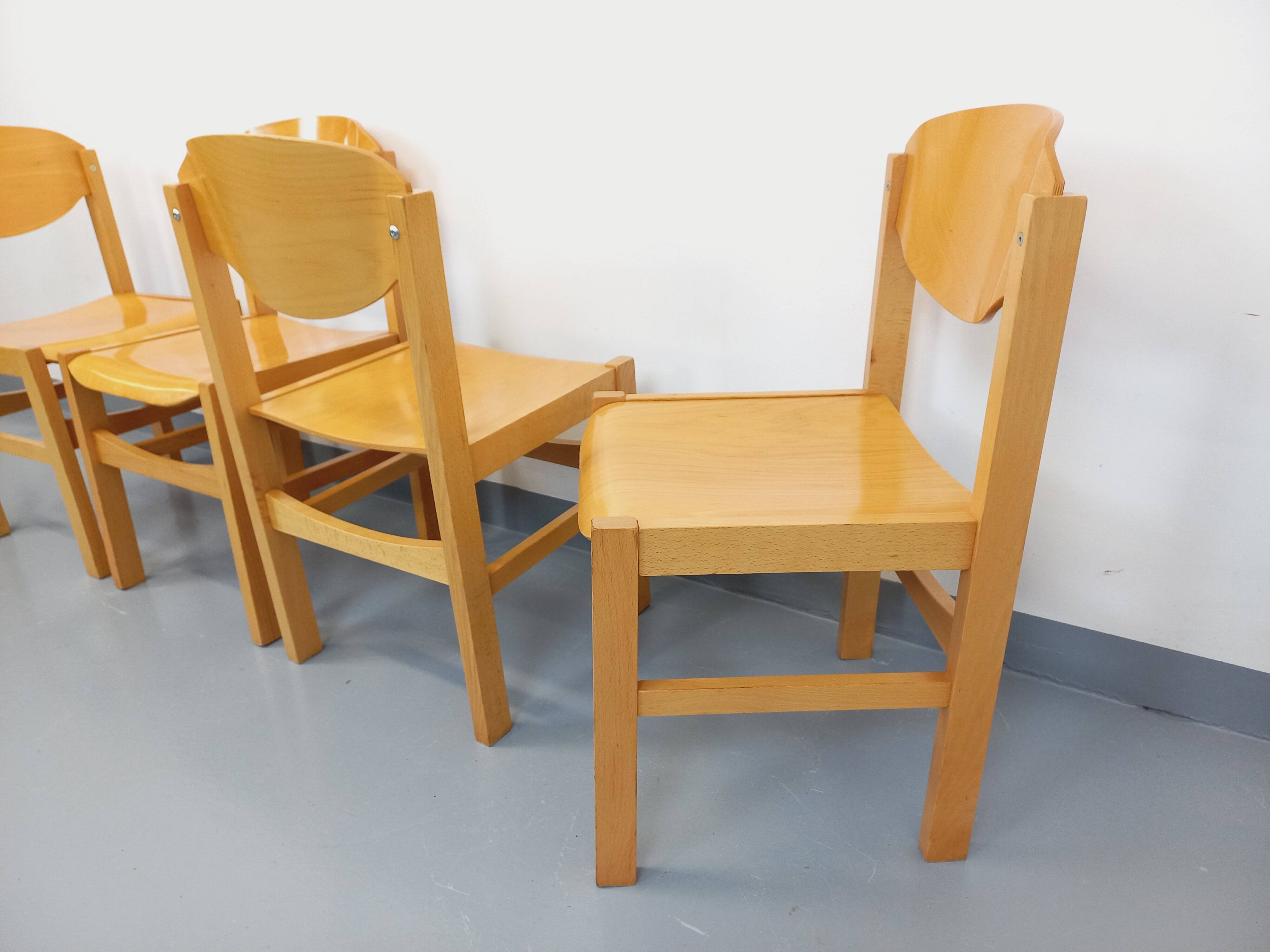Set of 4 minimalist vintage beechwood chairs from the 80s