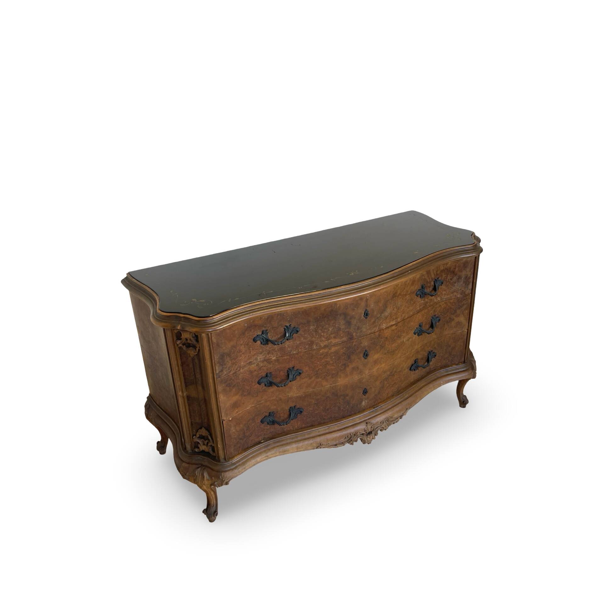 Elegant Italian Louis XV style commode, circa 1940.