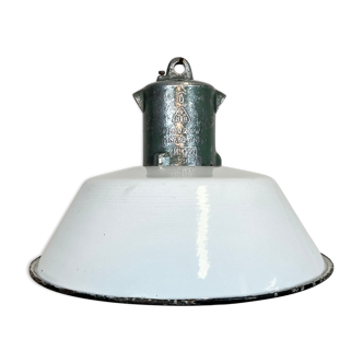 Lampe industrielle en émail blanc industriel avec plateau en fonte d’aluminium d’EOW, années 1950