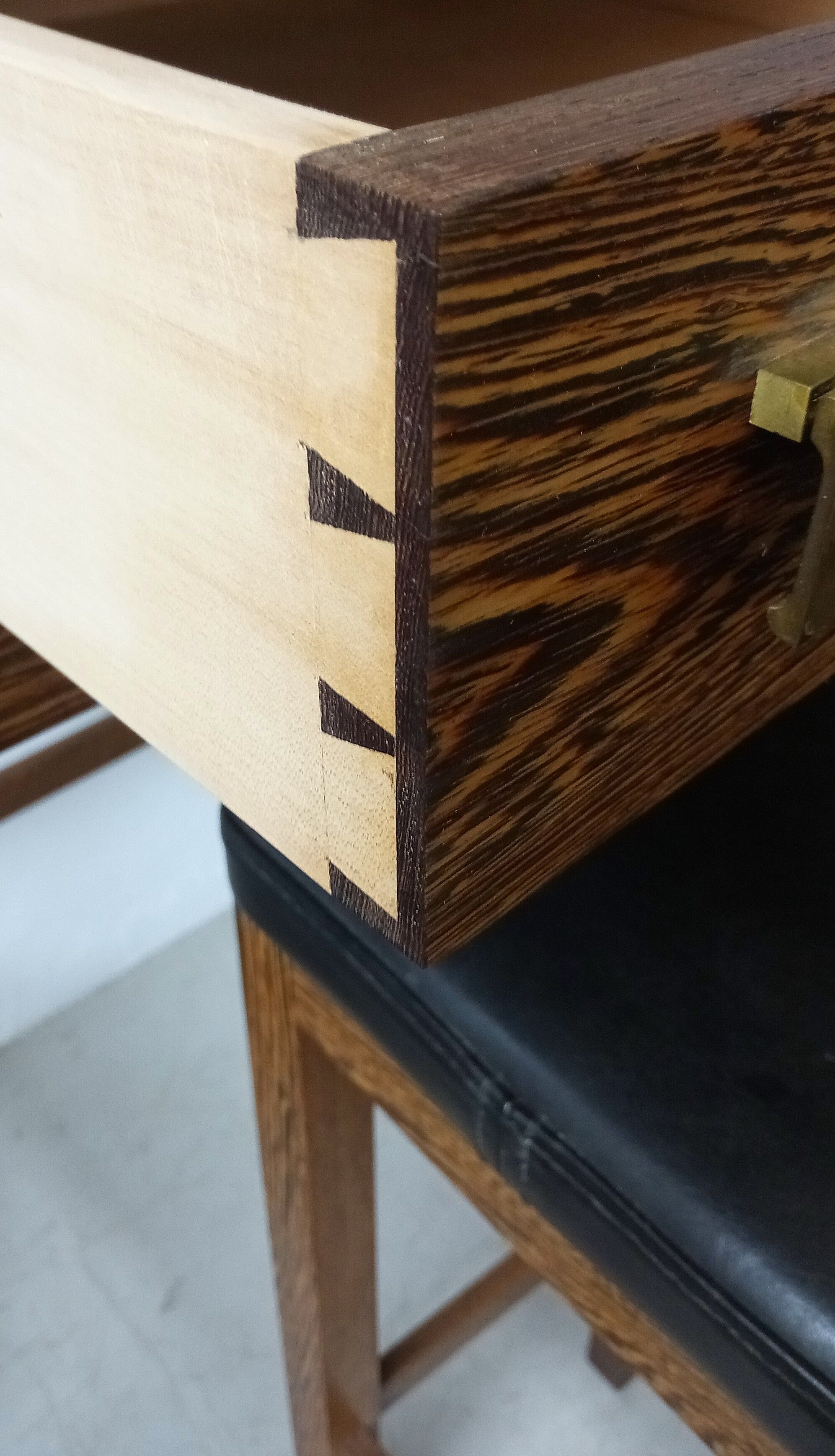 Secretary desk with stool in macasar from the 60s