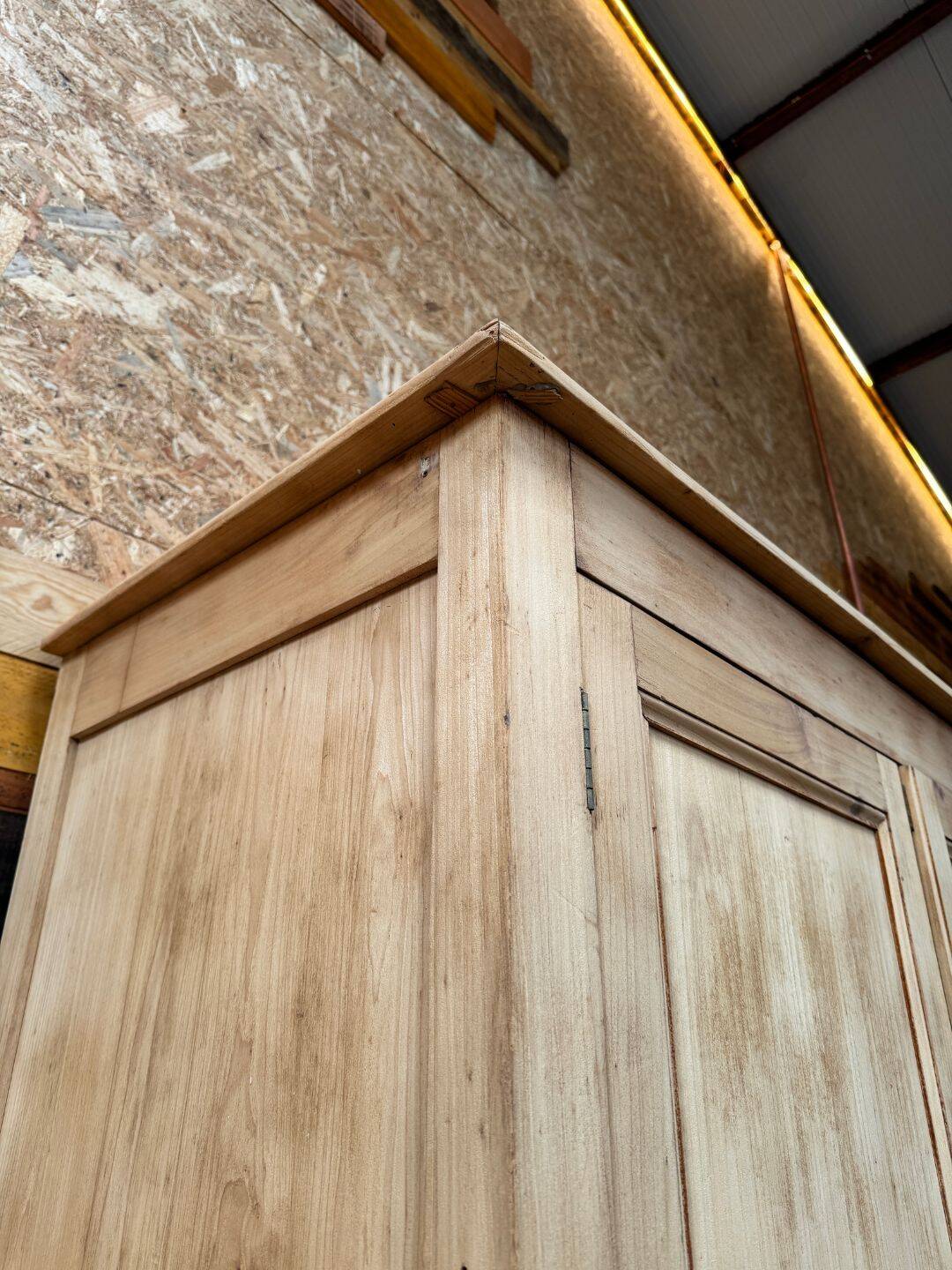 Antique wardrobe in solid cherry wood - 19th century