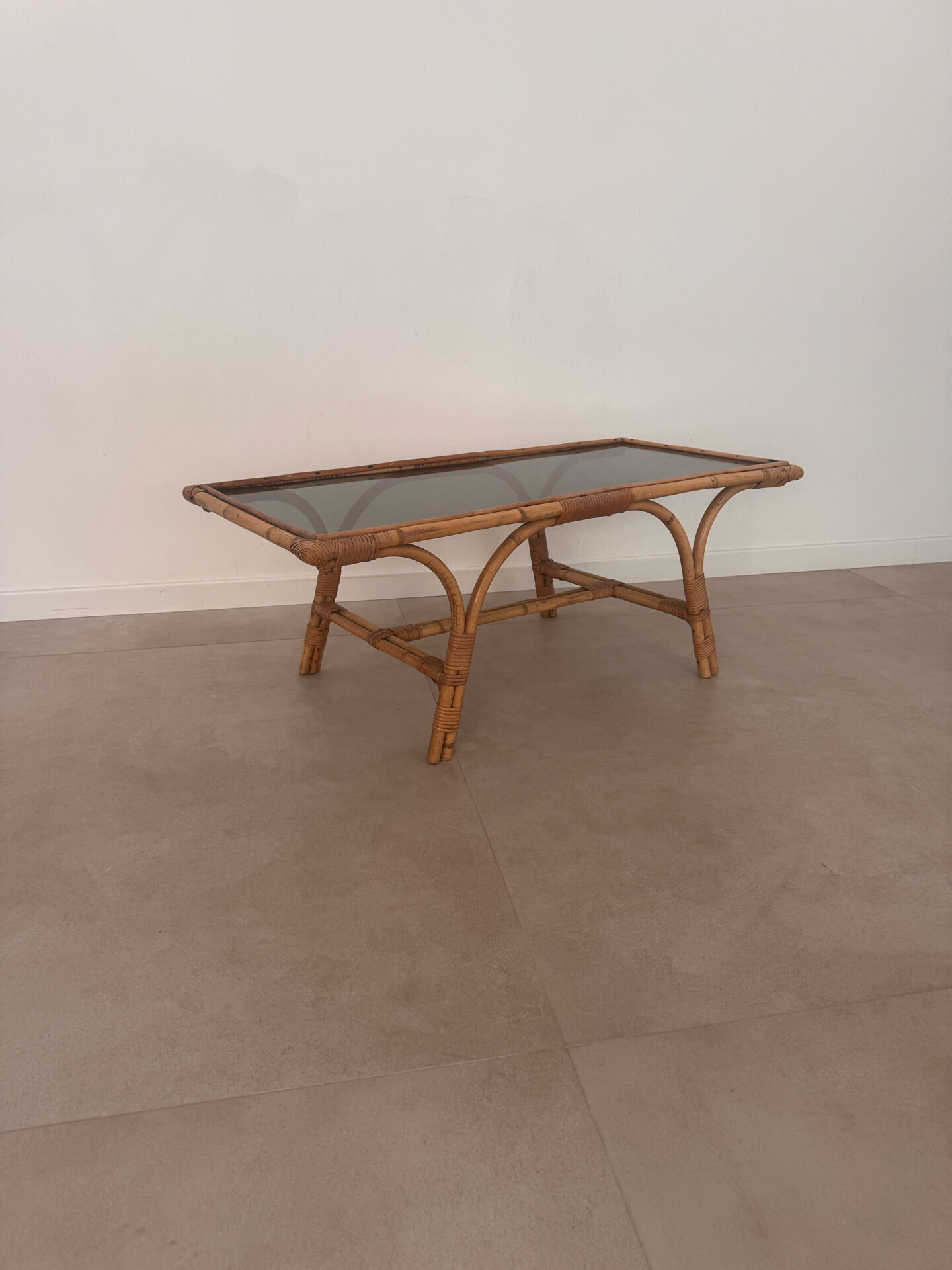 Table basse vintage rotin verre