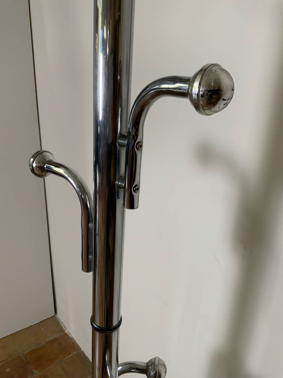 Freestanding coat rack