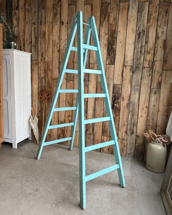 Escabeau vintage patine turquoise