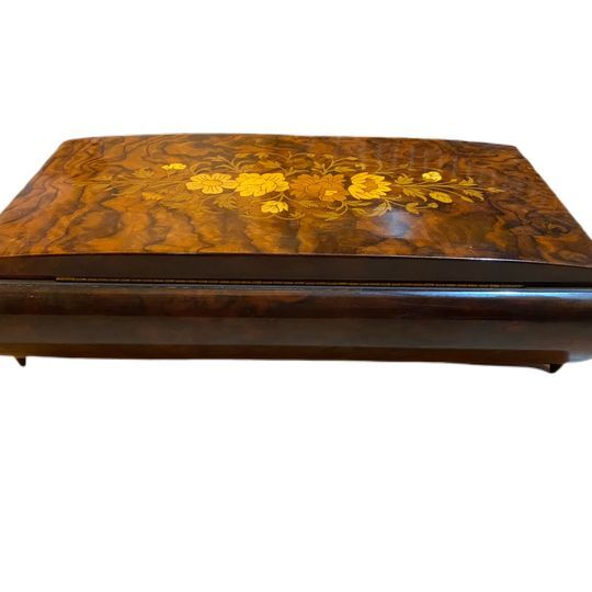 Jewelry box, music box, vintage