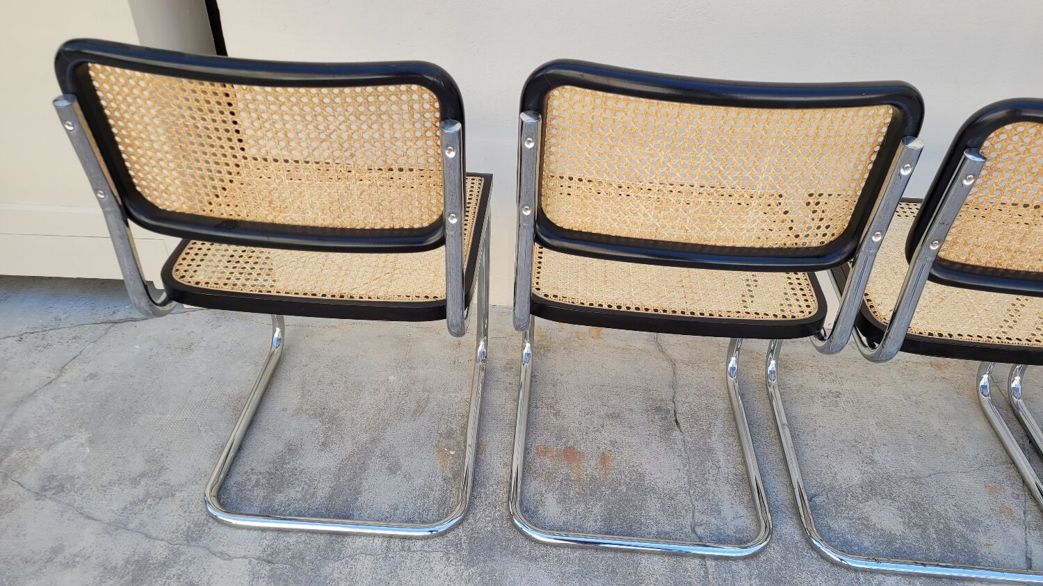 Série de 4 chaises Marcel Breuer modèle B32 signé Italy