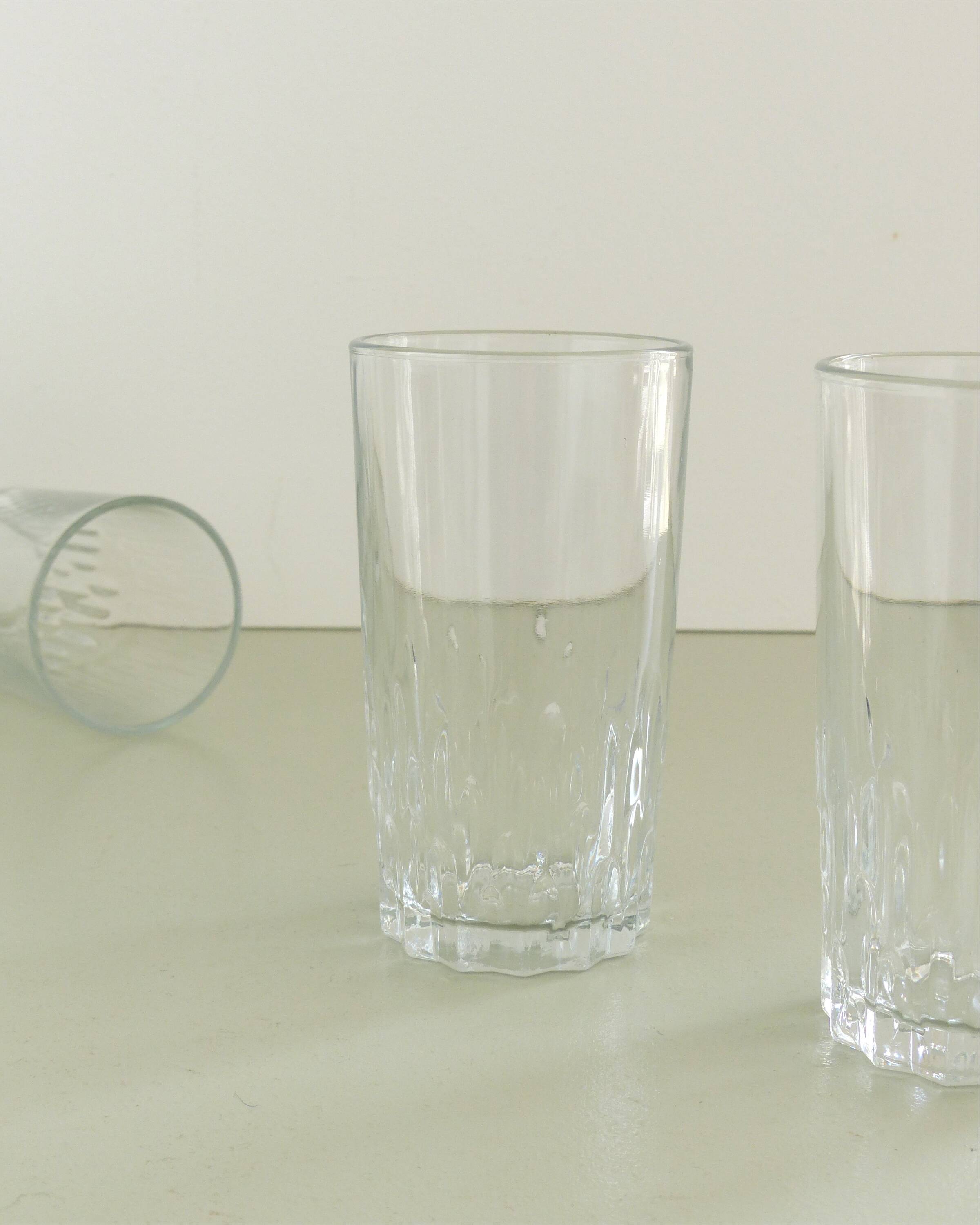 Set of 8 transparent glass water glasses
