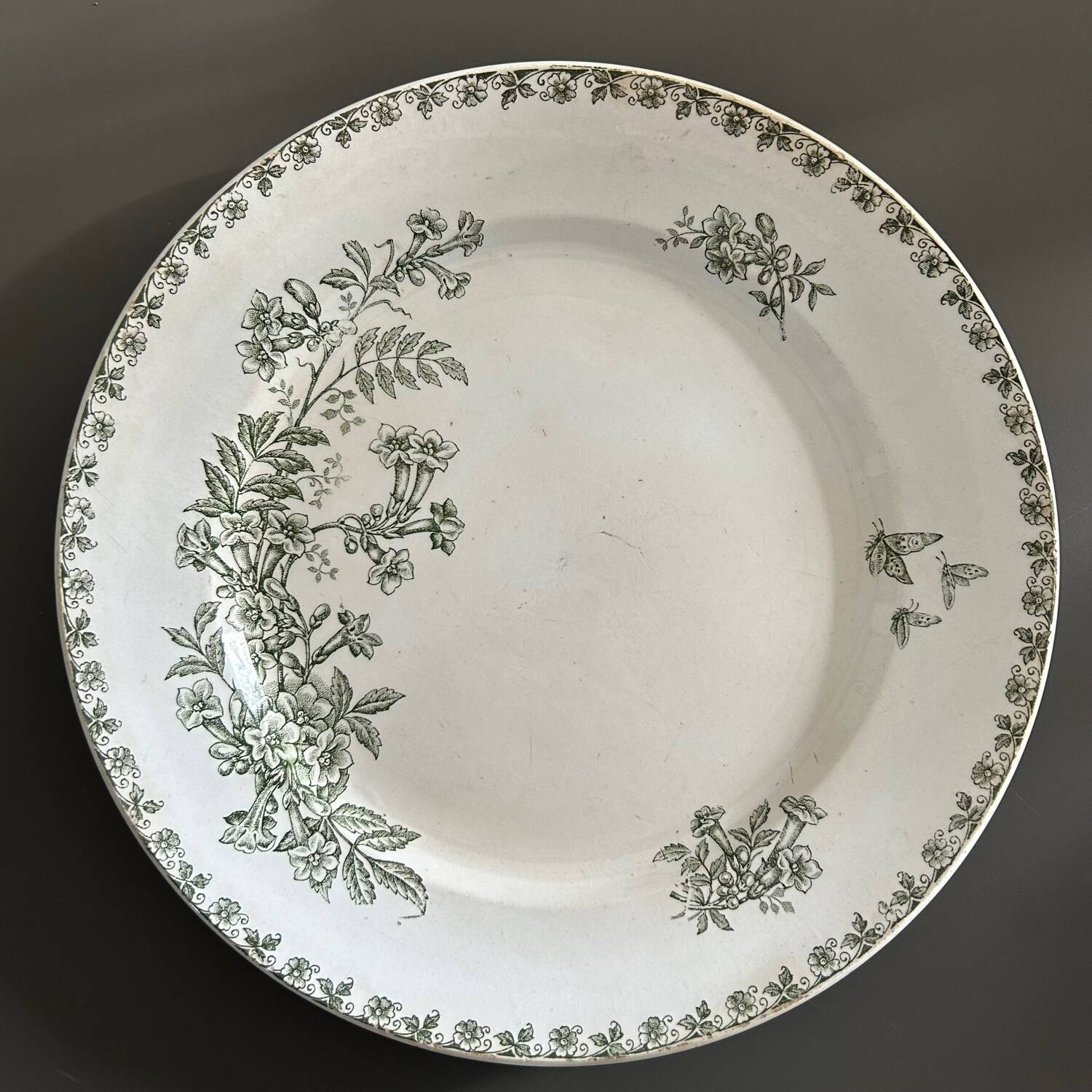 St Amand serving dish