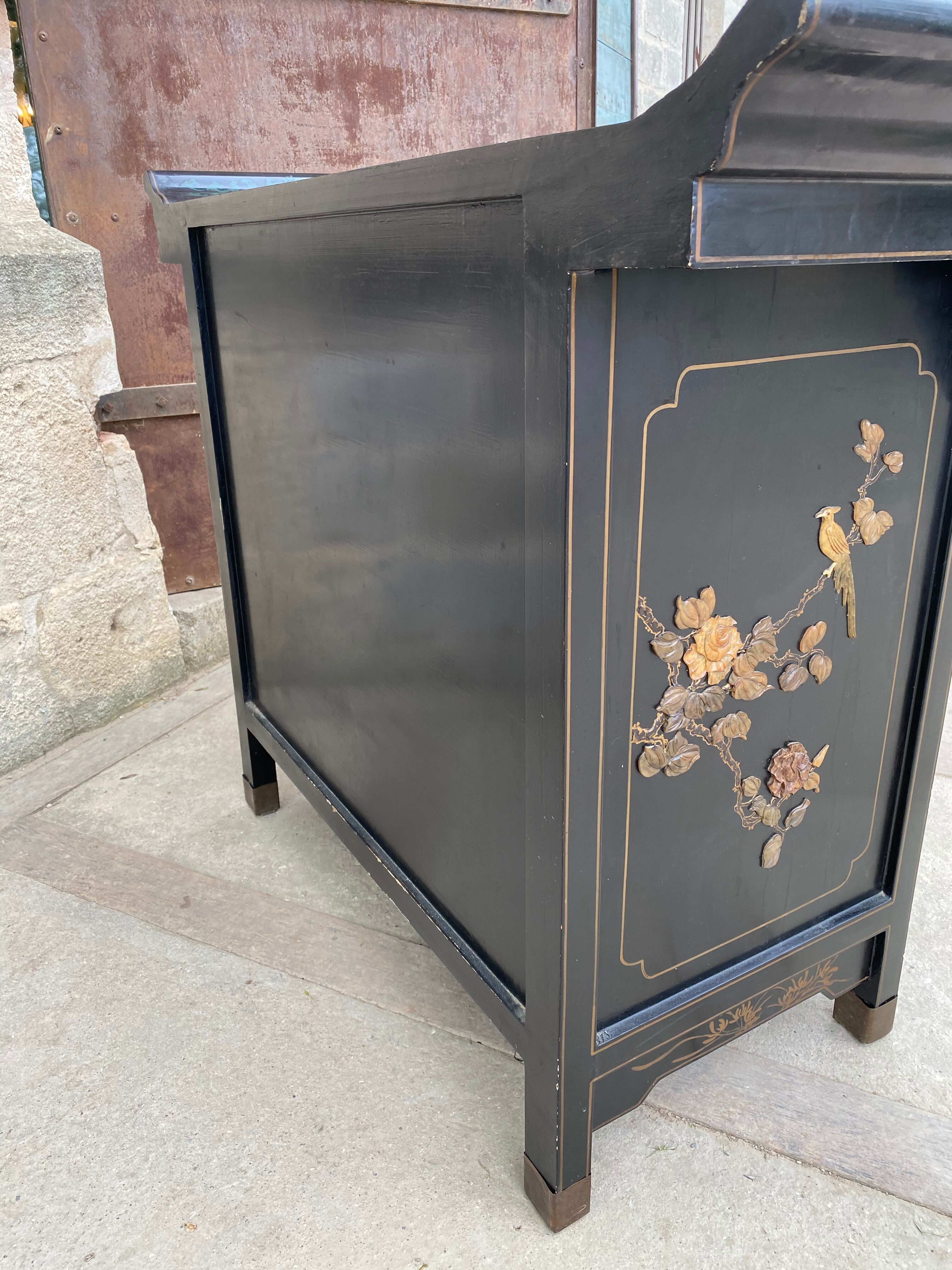 Chinese furniture console 1960 lase wood