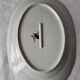Plat en porcelaine. Création A.Deshoulières