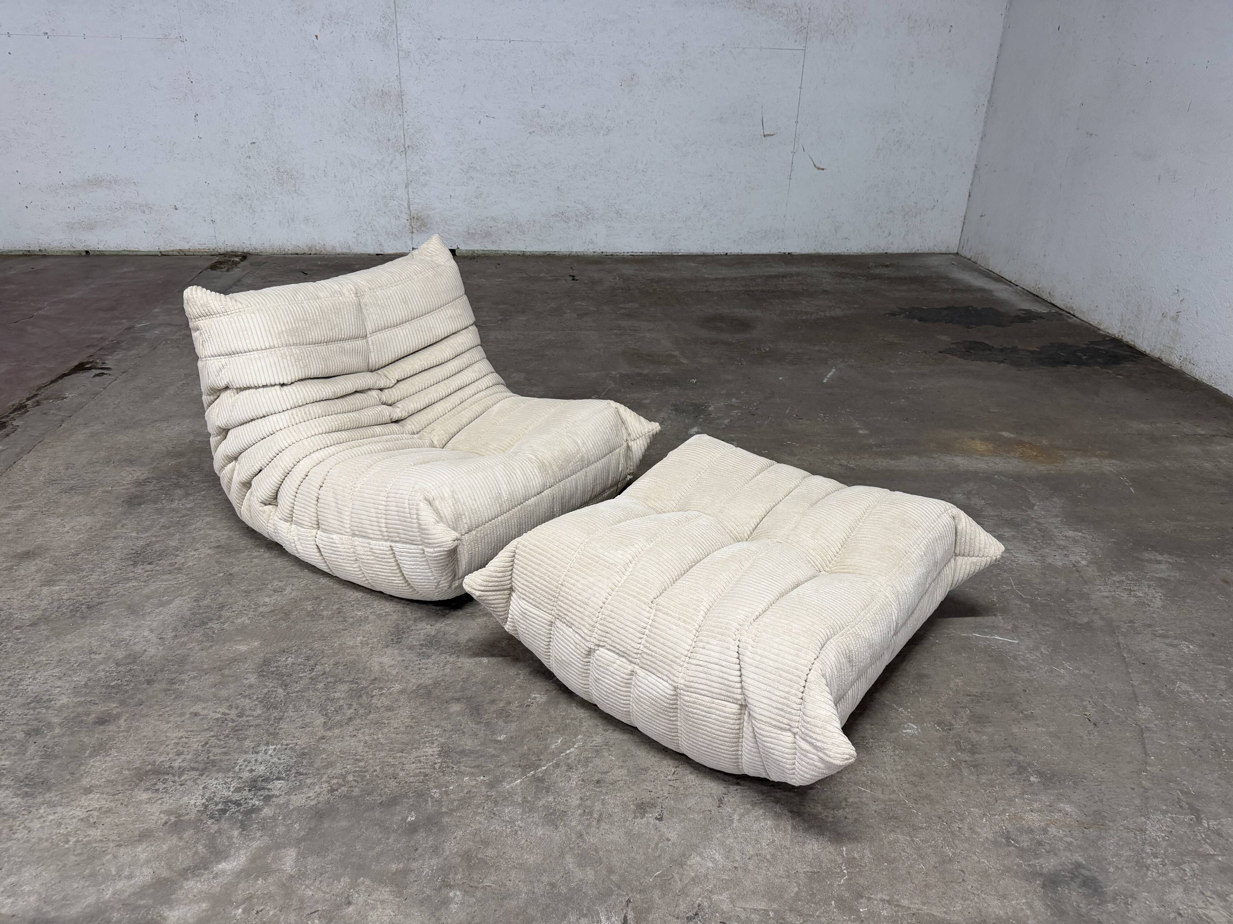 Ligne Roset Togo 1-seater in pouf in Beige Corduroy 10/10
