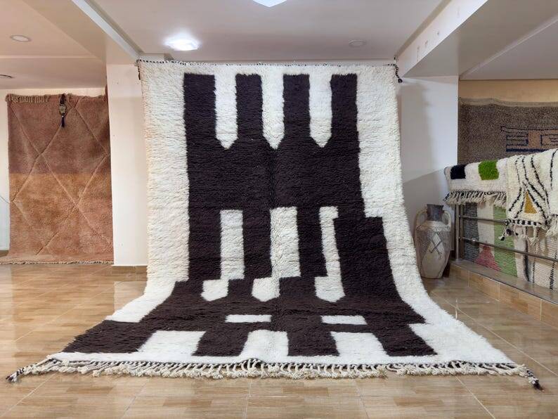 Large handcrafted Berber rug 225cmx325cm