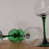 Lot de 4 anciens verres à vin à pied vert d'alsace décor vigne gravé arc cristal