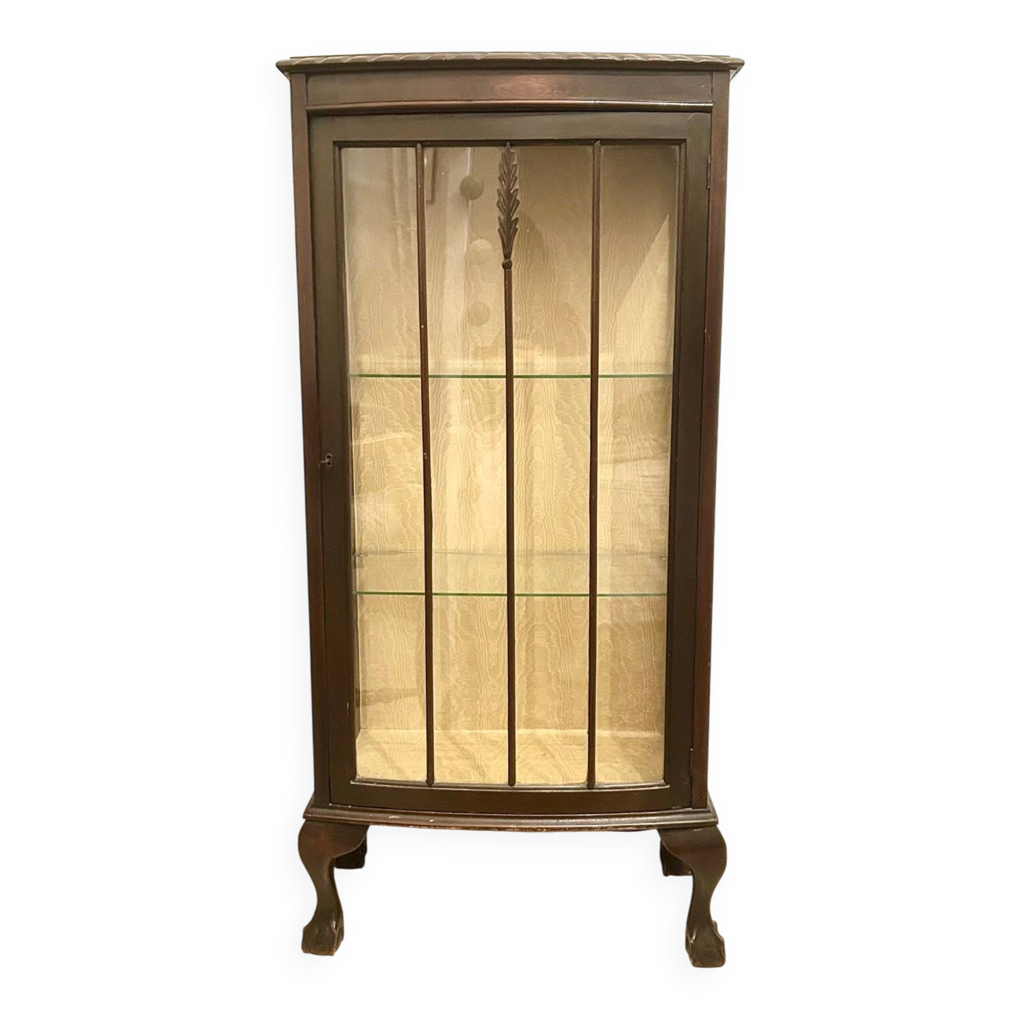 Romantic display cabinet