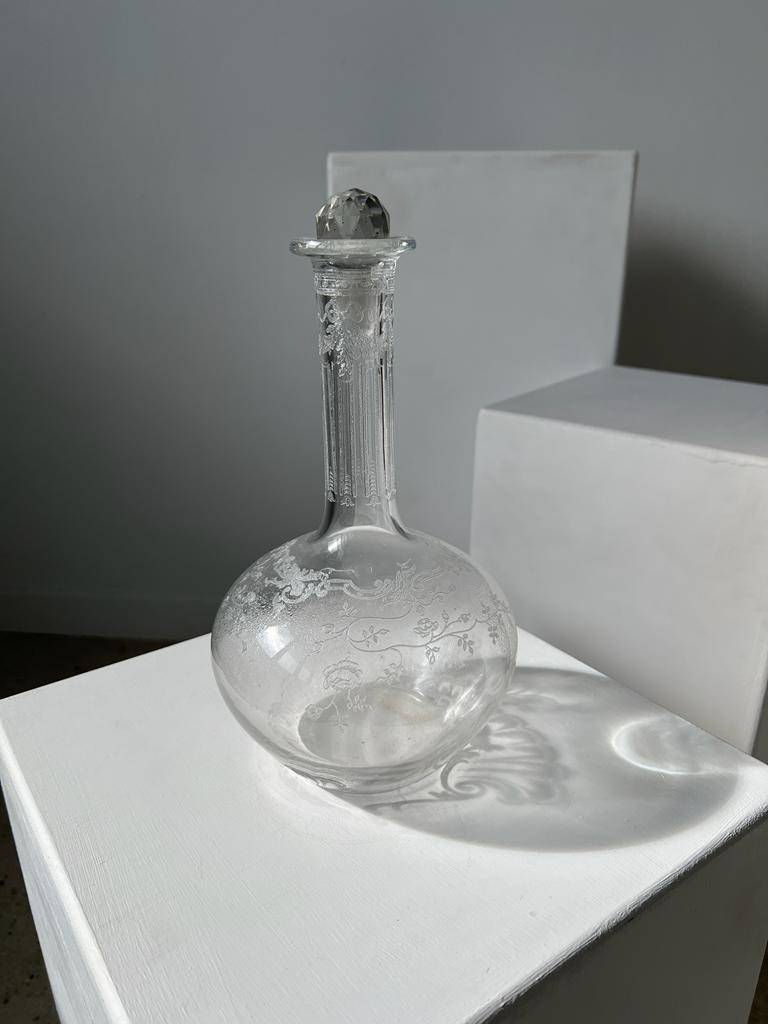 Engraved vintage wine decanter (cork reported)