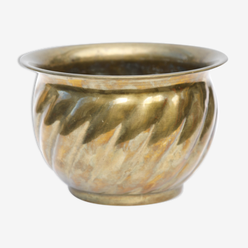 Twisted golden brass jar cover