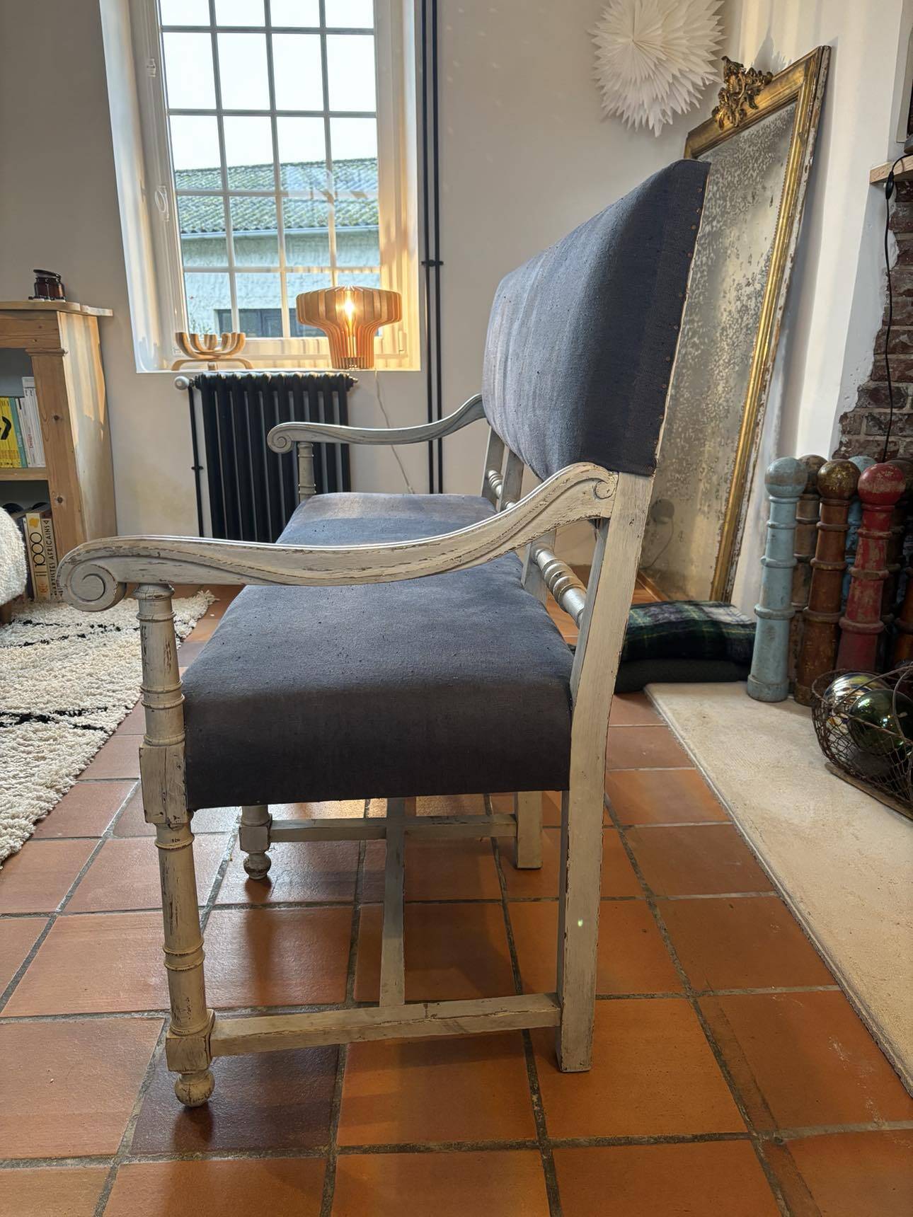 Louis XIII style bench in wood and linen