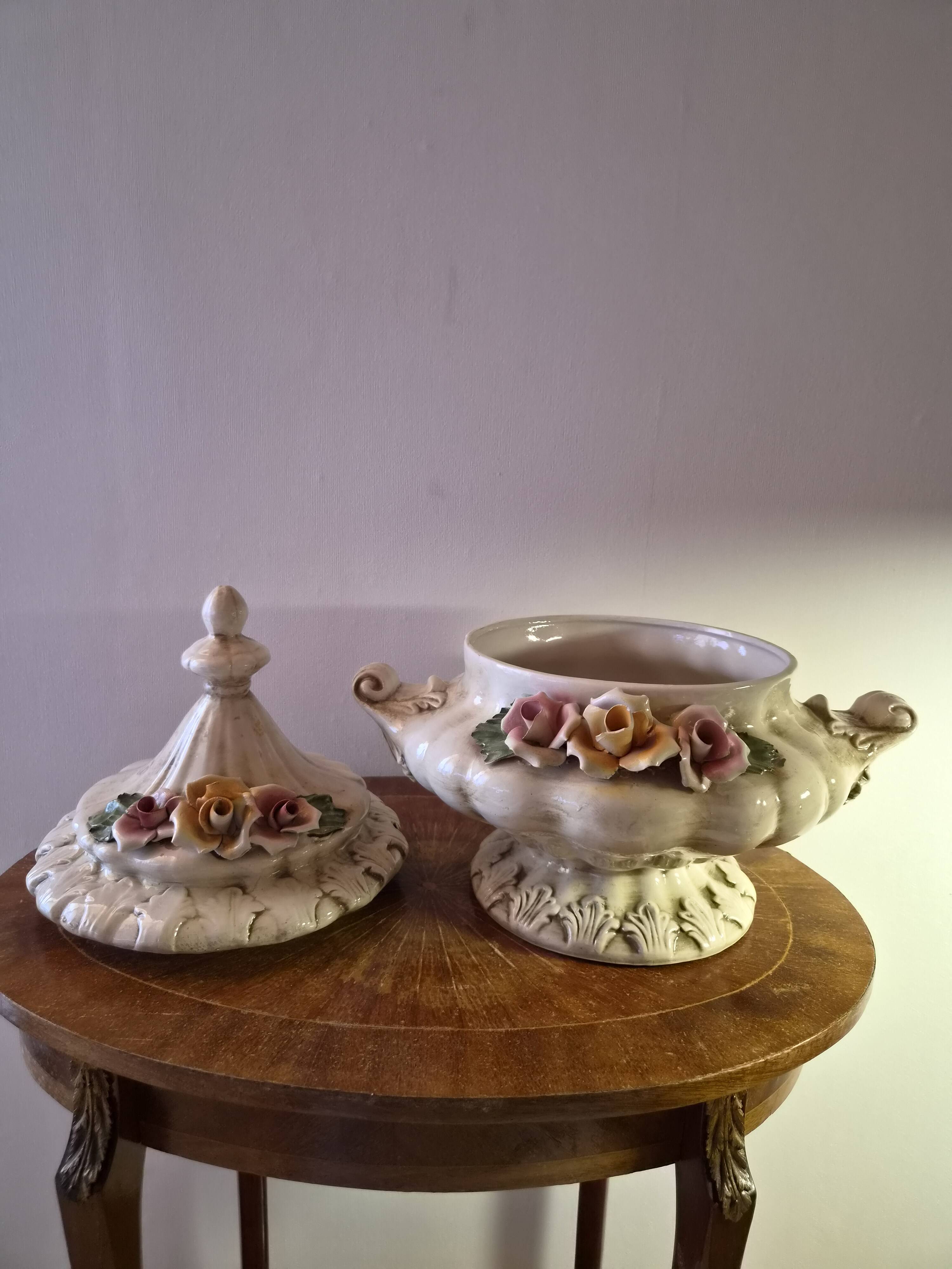 Covered soup tureen in Italian ceramic — Capodimonte style, applied roses.