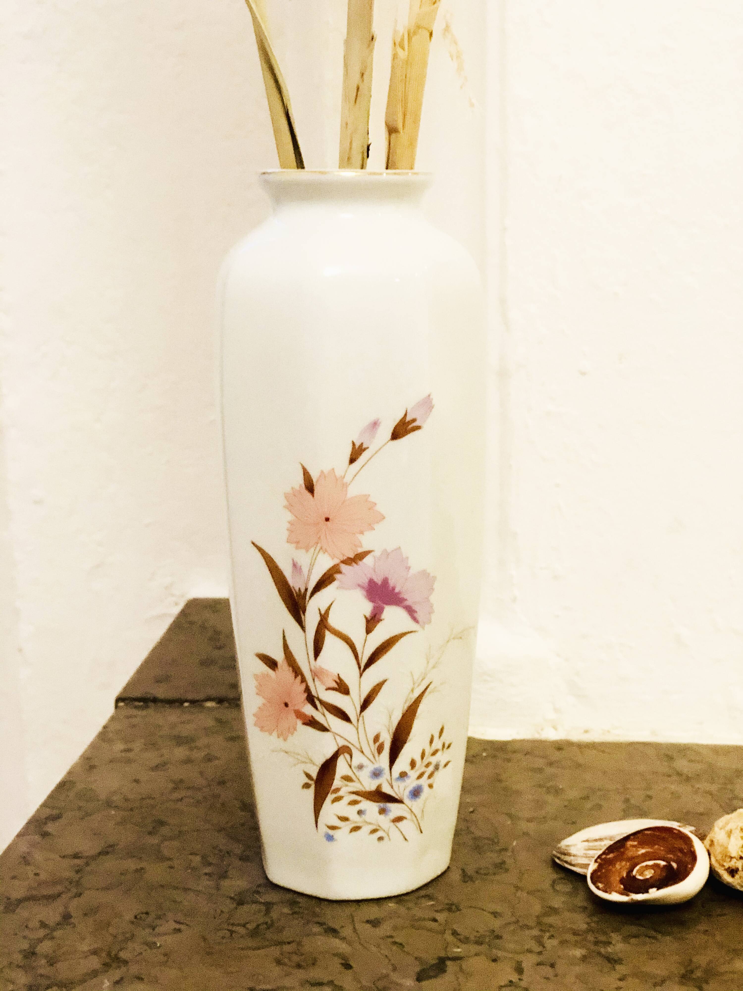 Vase moyen en porcelaine fleuri