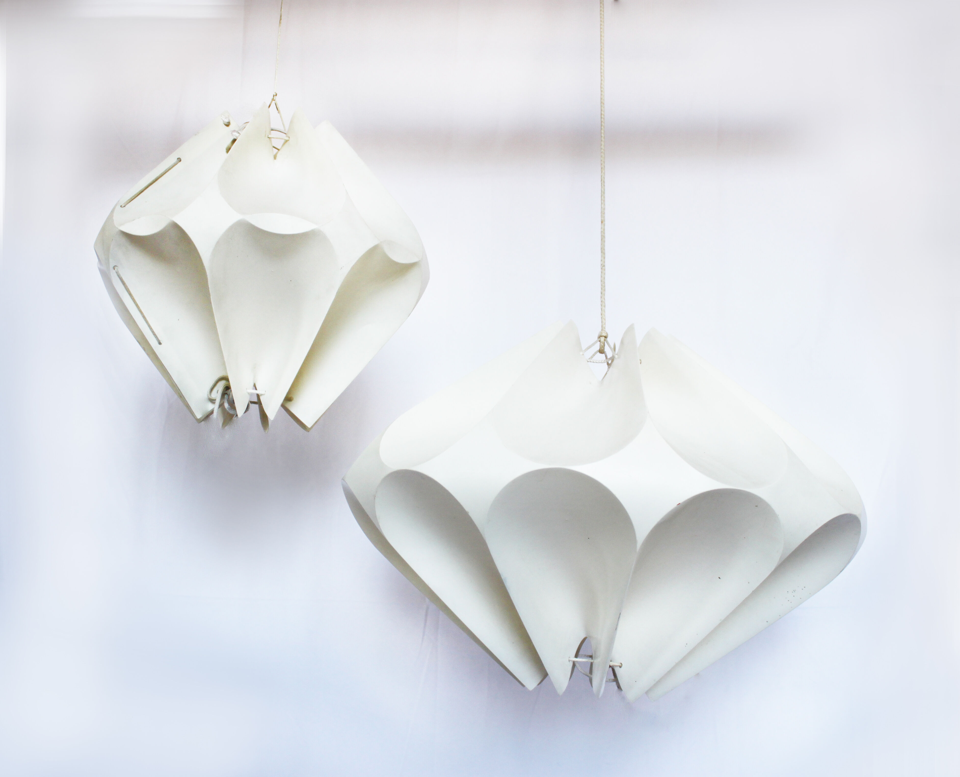 Paire de suspensions UFO space age